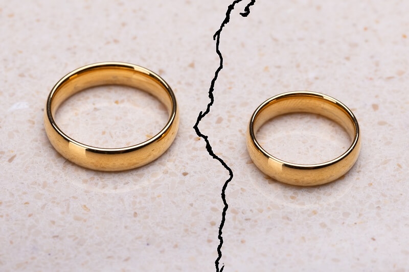Mi lesz a közös hitellel válás esetén?